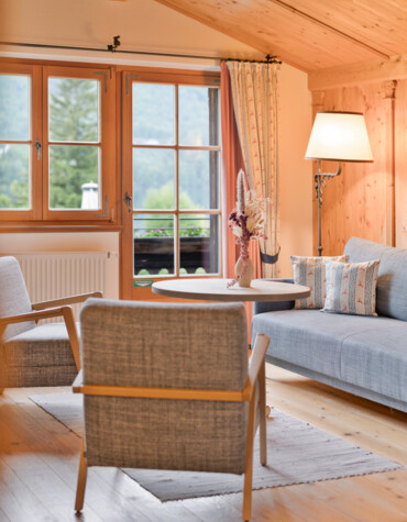 Großzügige Zimmer und Suiten im Familienhotel Ebner's Waldhof am See.